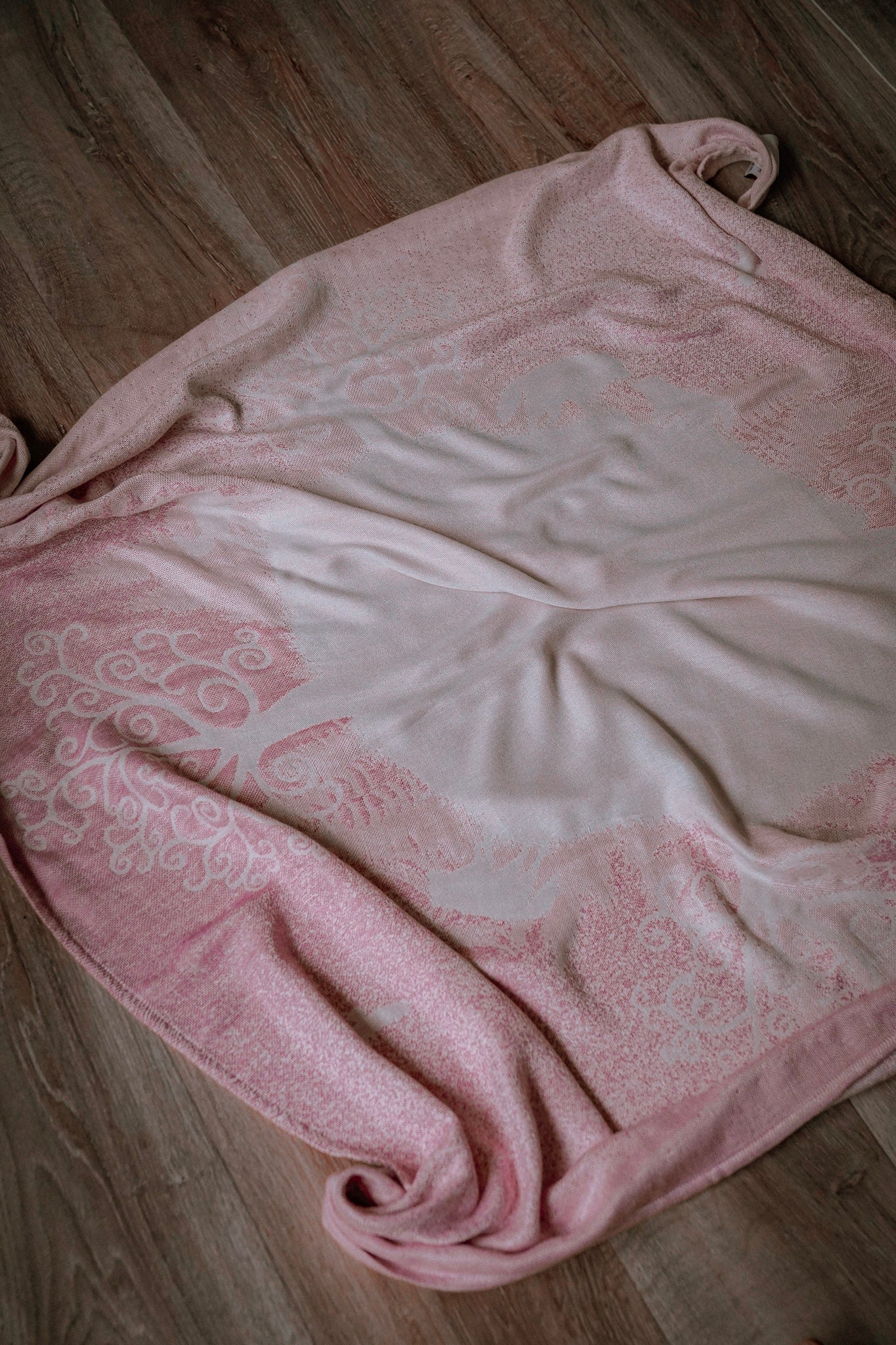 Klædtæppe Forest of Wolves Elaine - KOKADI