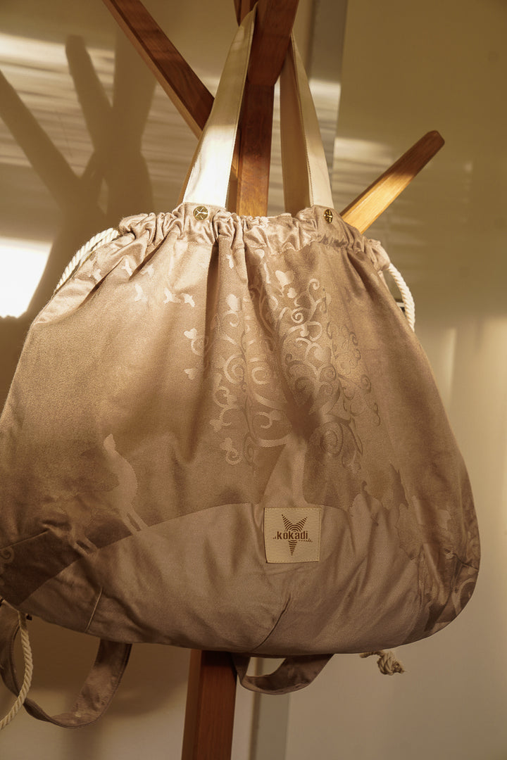 Maman sac Eleni au pays des merveilles